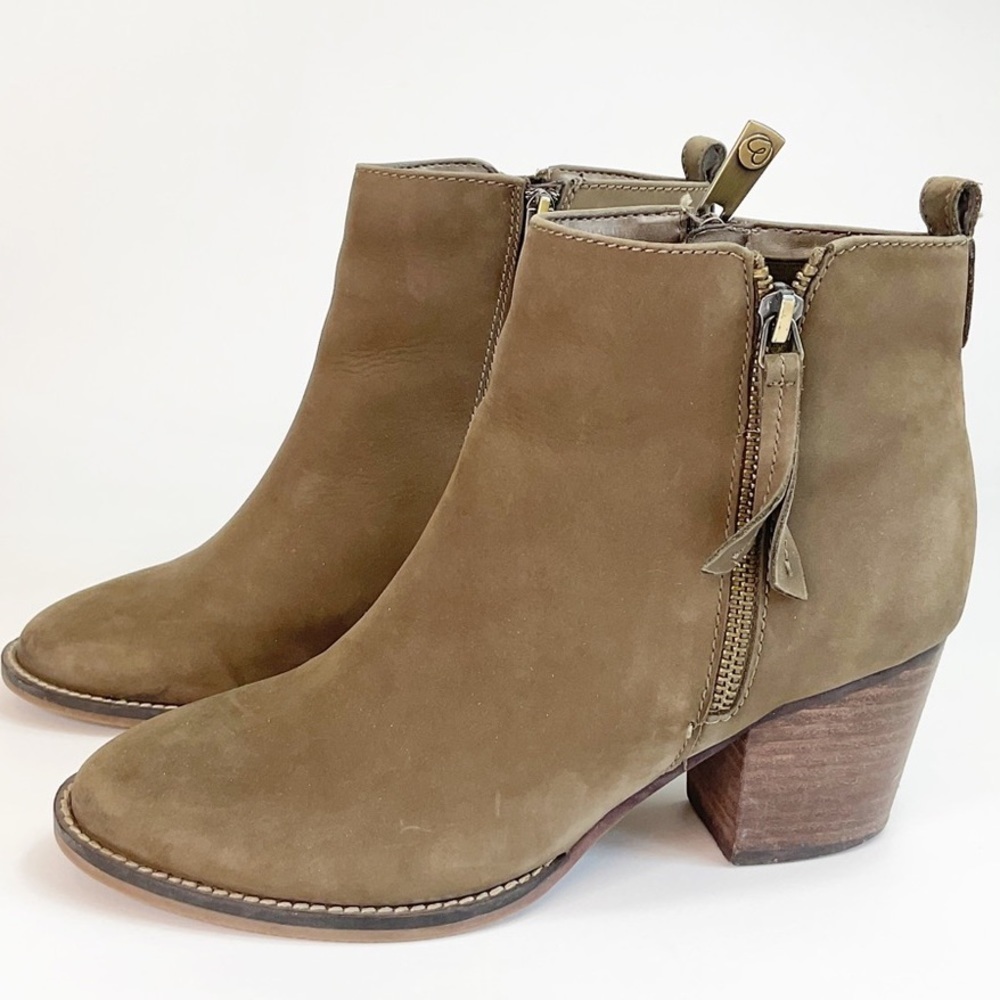 Blondo Vegas2 Waterproof Leather Zip Up Block Heel Bootie